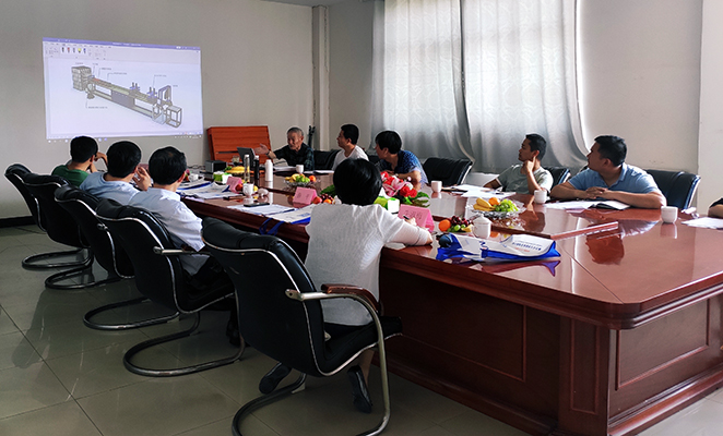聚氨酯復(fù)合材料平托盤產(chǎn)品鑒定會(huì)成功舉行